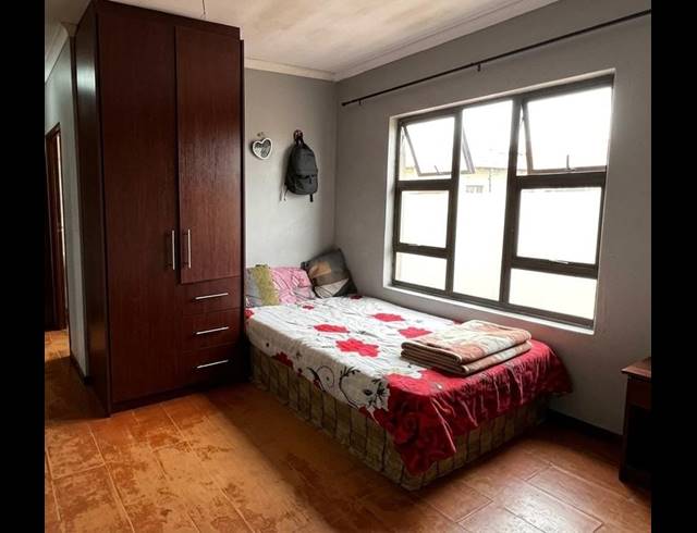 3 BEDROOM FREEHOLD FOR SALE IN VICTORIA MXENGE